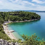 In Croatia Near Scenic Апартаменты