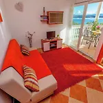 In Croatia Near Scenic Апартаменты *