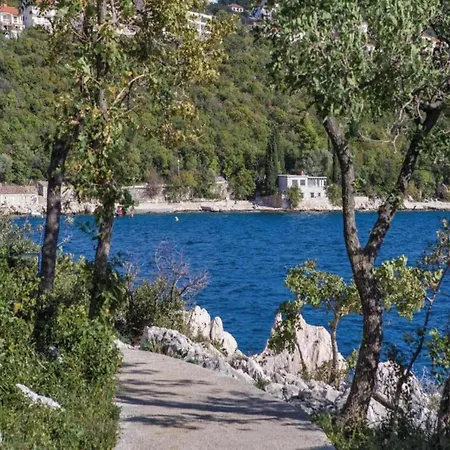In Croatia Near Scenic * Драмаль
