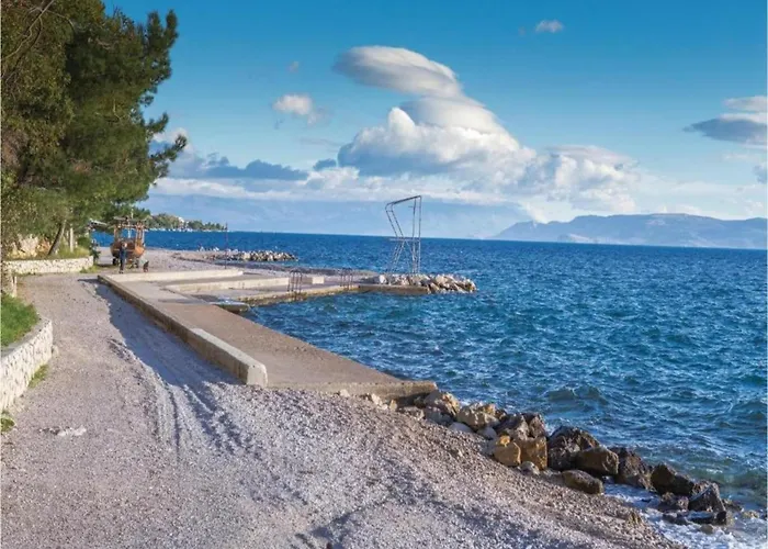 דירה In Croatia Near Scenic *