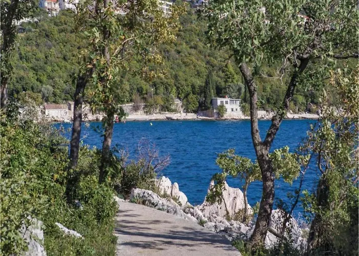 In Croatia Near Scenic * דראמליי